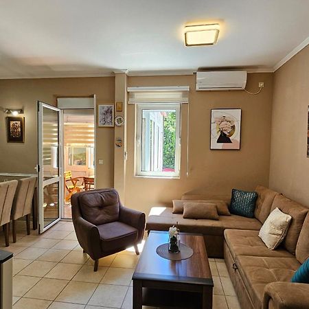 Lalovina Apartment تْشيرسيك نوفي المظهر الخارجي الصورة